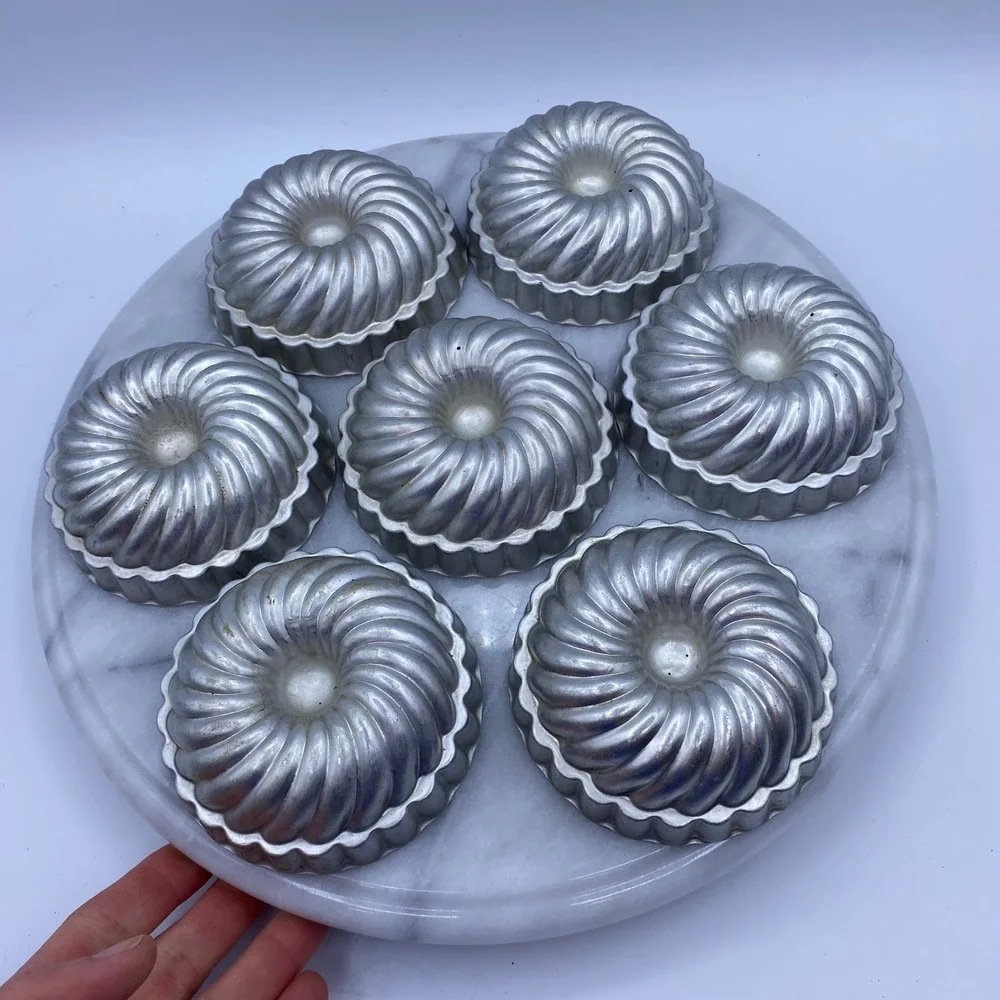 Unbranded Unisex 4in Mini Bundt Cake Pans Silver Fluted Swirl Aluminum Set of 7